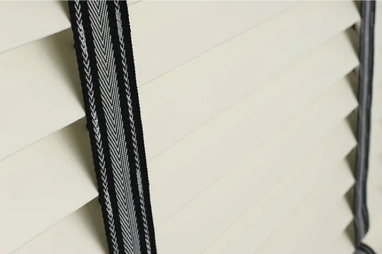 basswood, jaloezieën